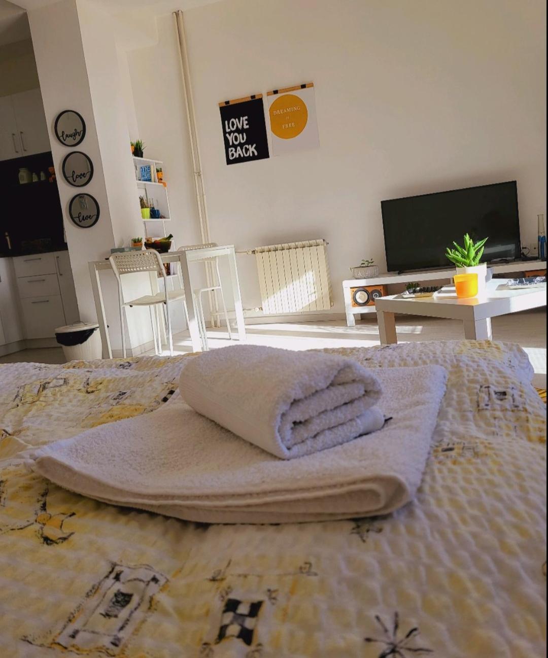City Center White Apartment! Skopje Zewnętrze zdjęcie