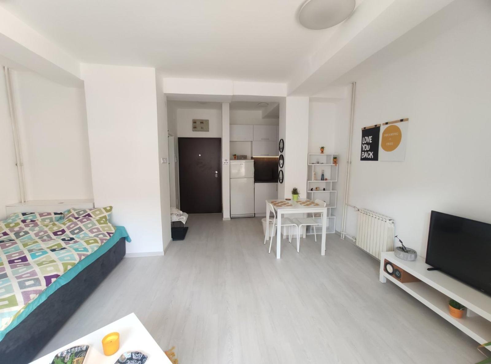 City Center White Apartment! Skopje Zewnętrze zdjęcie