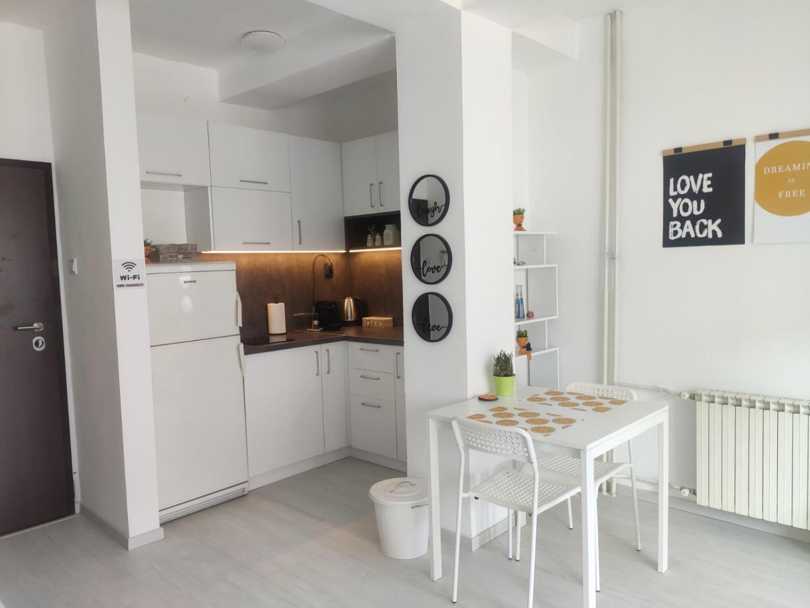City Center White Apartment! Skopje Zewnętrze zdjęcie