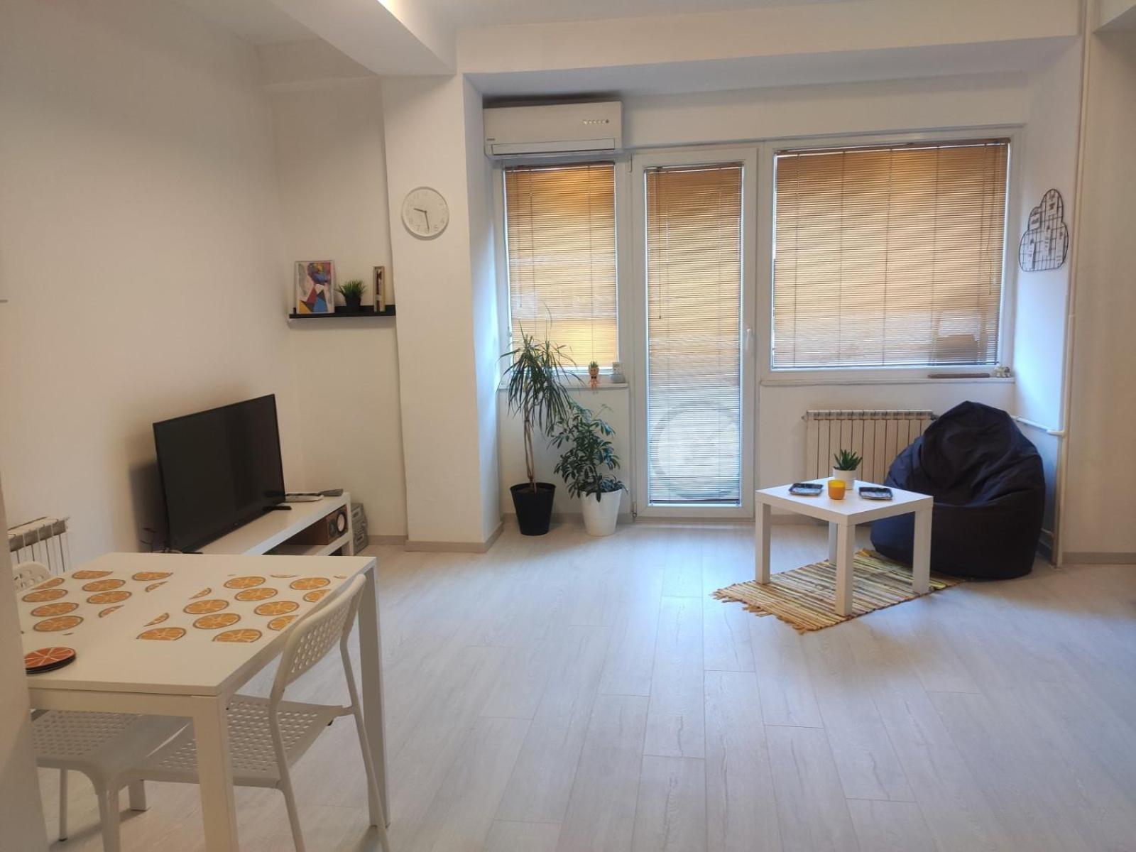 City Center White Apartment! Skopje Zewnętrze zdjęcie